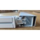 ECO-STORES_Store_extérieur_OPEN_premium_sur-mesure_détail_fixations_coffre_coulisse_barre de charge_sur_mesure