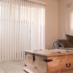 Store californien store intérieur blanc tamisant sur mesure